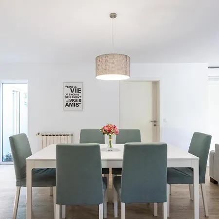 Serralves Blue House By Lovelystay *